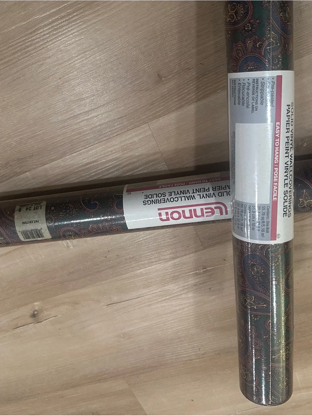 Unopened Lennon vintage paisley wallpaper